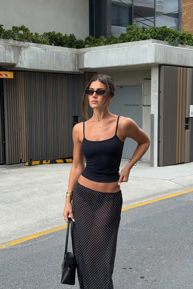 14 Cool-Girl Tank Top Outfits That Feel Effortless but Still Get Compliments 1 Tank Top Outfits