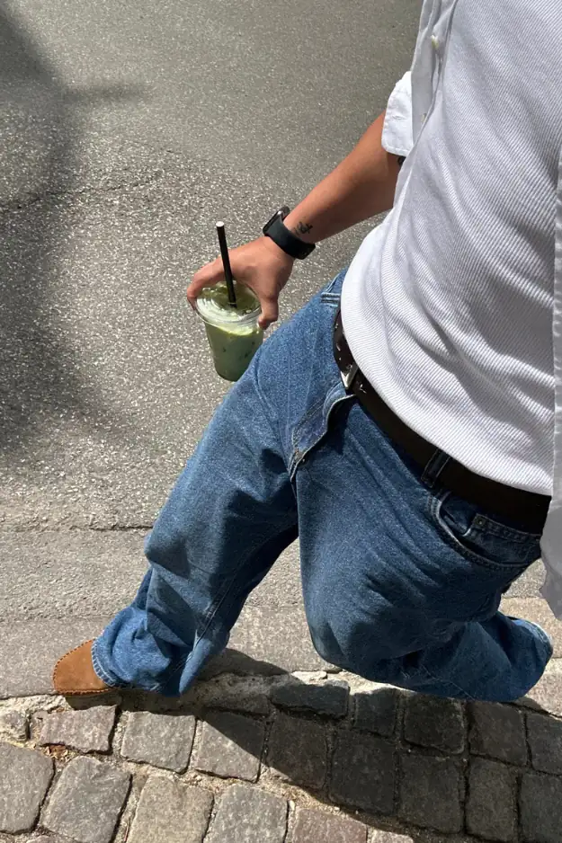 These 5 Jean Mistakes Make Everyone Look Shorter 1 Jeans Mistakes