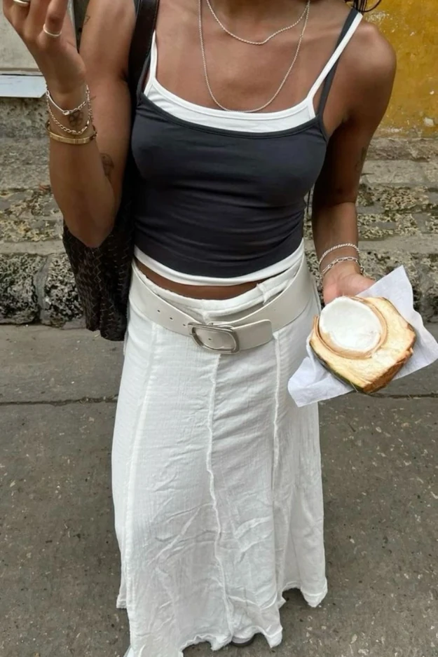 14 Cool-Girl Tank Top Outfits That Feel Effortless but Still Get Compliments 10 Tank Top Outfits