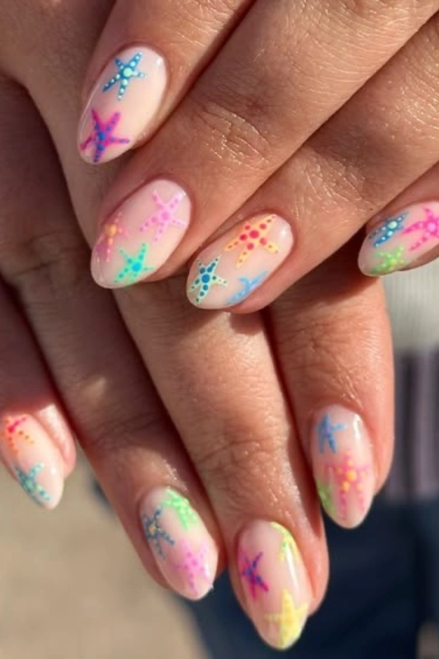 19 Trendy August Nails You’ll Want Before Fall Starts Sneaking In 11 August Nails