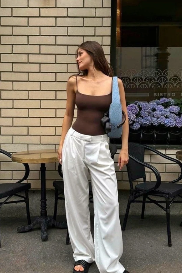 14 Cool-Girl Tank Top Outfits That Feel Effortless but Still Get Compliments 14 Tank Top Outfits