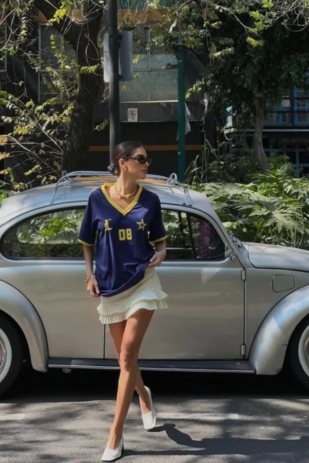 24 Soccer Mom Outfits That Make You the Hottest on the Sidelines 15 Soccer Mom Outfits