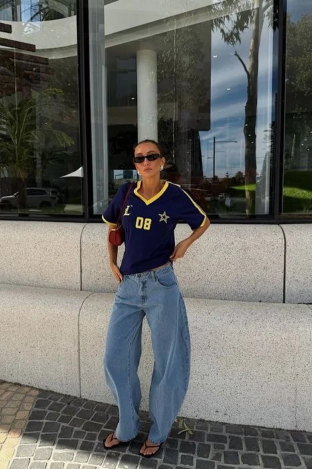 24 Soccer Mom Outfits That Make You the Hottest on the Sidelines 16 Soccer Mom Outfits