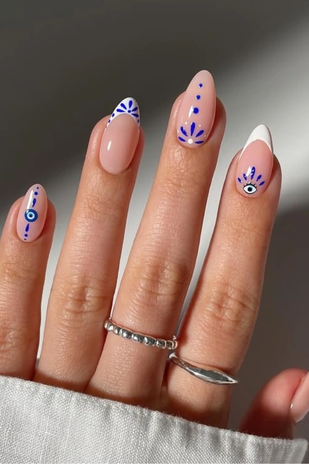 19 Trendy August Nails You’ll Want Before Fall Starts Sneaking In 17 August Nails