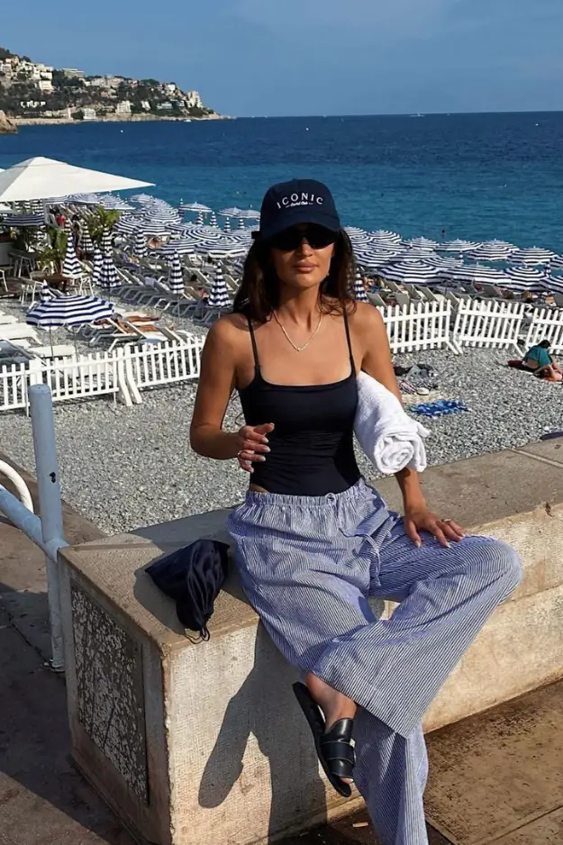 14 Cool-Girl Tank Top Outfits That Feel Effortless but Still Get Compliments 2 Tank Top Outfits