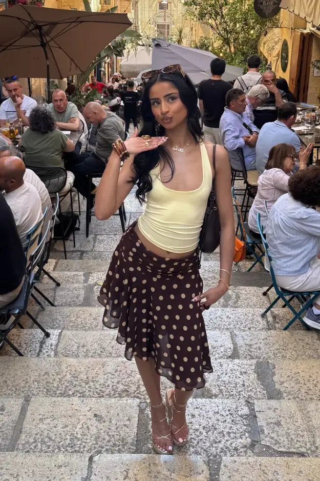 14 Cool-Girl Tank Top Outfits That Feel Effortless but Still Get Compliments 5 Tank Top Outfits