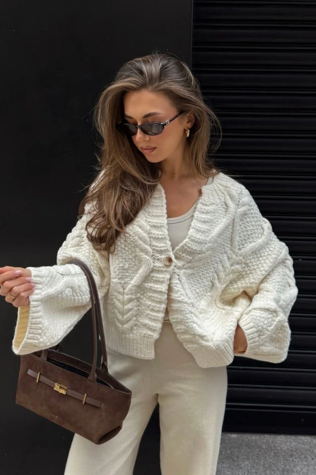 13 Sweater Trends 2026 That Make Basic Knits Feel Instantly Outdated 7 Sweater Trends for Women