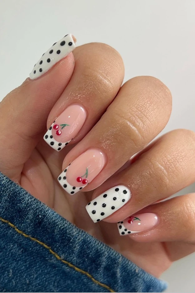 19 Trendy August Nails You’ll Want Before Fall Starts Sneaking In 8 August Nails