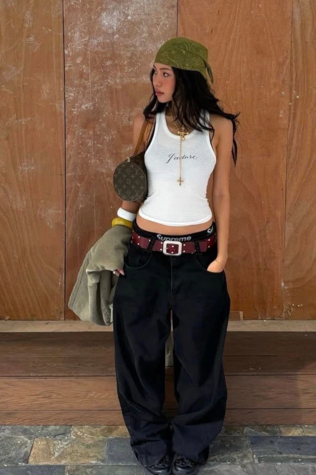 14 Cool-Girl Tank Top Outfits That Feel Effortless but Still Get Compliments 9 Tank Top Outfits