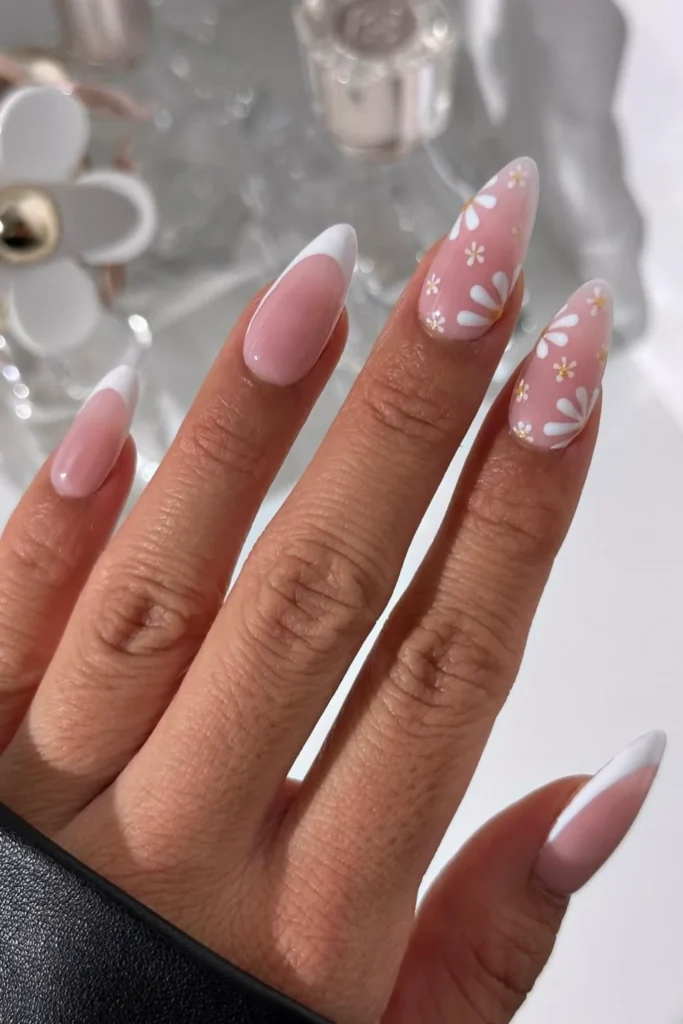 These 30 Flower Nails Are So Cute, You’ll Keep Looking at Your Hands 1 Flower Nails