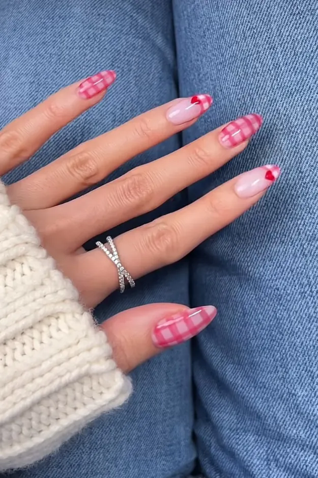 12 Pink Plaid Nails So Pretty, They Belong on a Pinterest Mood Board 1 Pink Plaid Nails