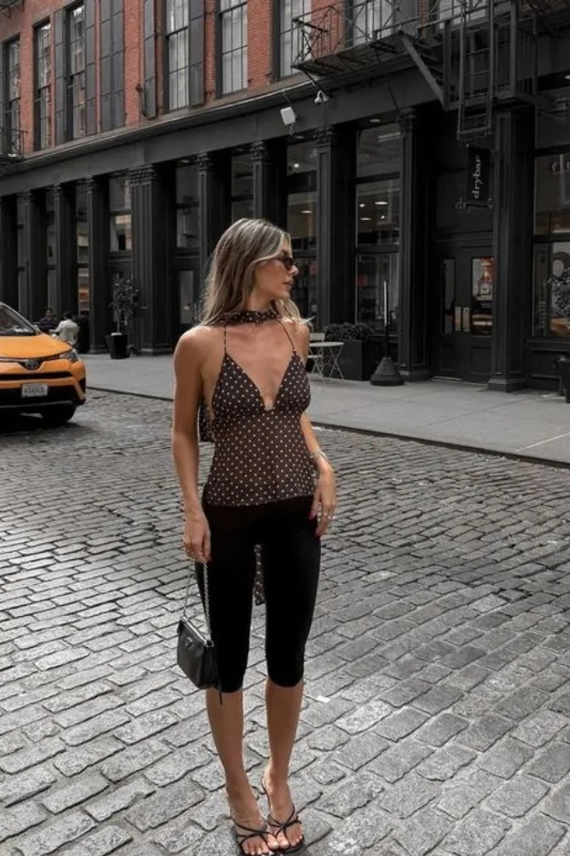 19 Capri Outfits That Actually Feel Stylish Again (Not Stuck in the Past) 1 Capri outfits
