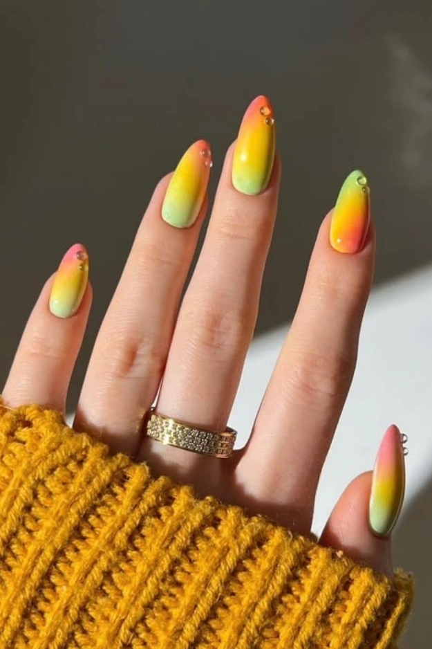27 Fresh June Nails That Feel Like the Start of Summer in the Best Way 10 June Nails