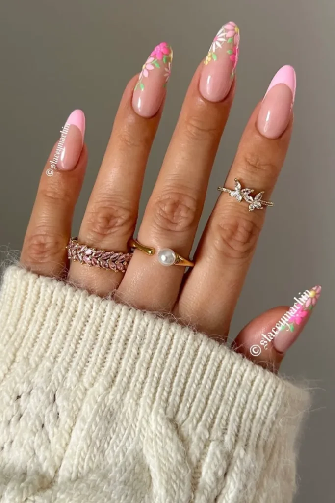 These 30 Flower Nails Are So Cute, You’ll Keep Looking at Your Hands 11 Flower Nails