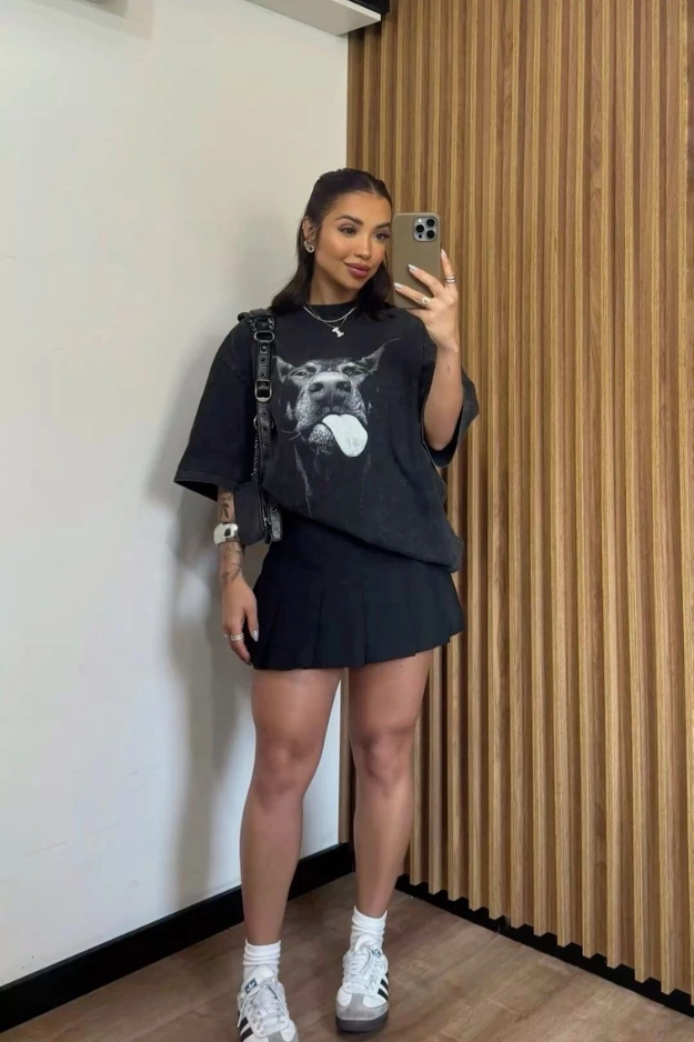 Oversized t shirt outfits