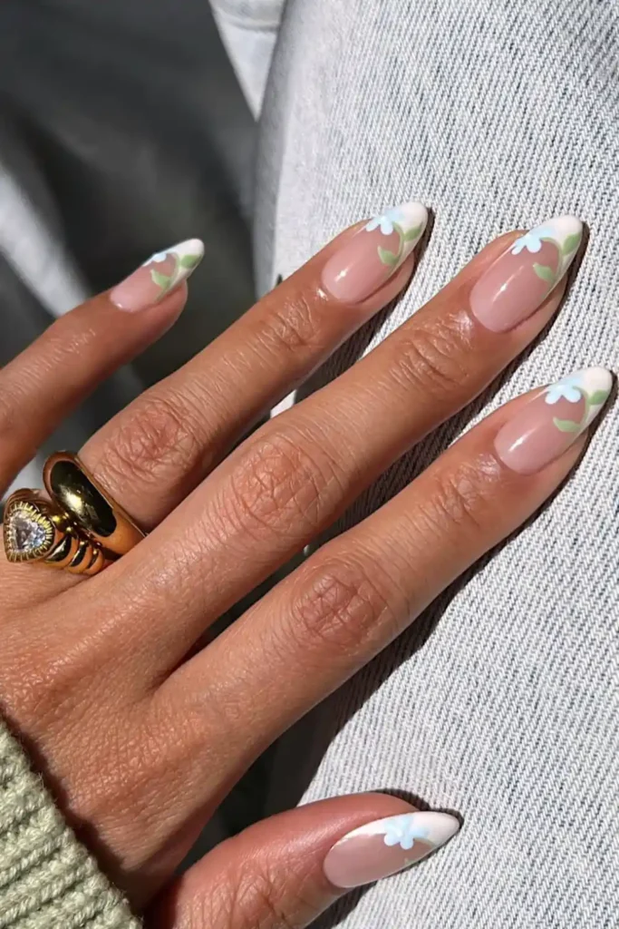 These 30 Flower Nails Are So Cute, You’ll Keep Looking at Your Hands 12 Flower Nails