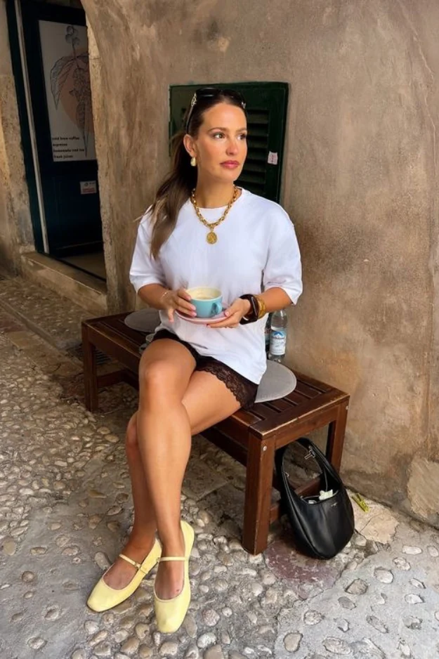 22 Chic Summer Ballet Flat Outfits That Feel Straight Out of a European Vacation 12 Summer Ballet Flat Outfits