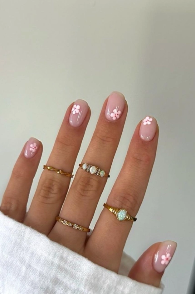 24 Pink Summer Nails That Feel Like Pool Days, Iced Drinks, and Golden Hour 14 Pink Summer Nails