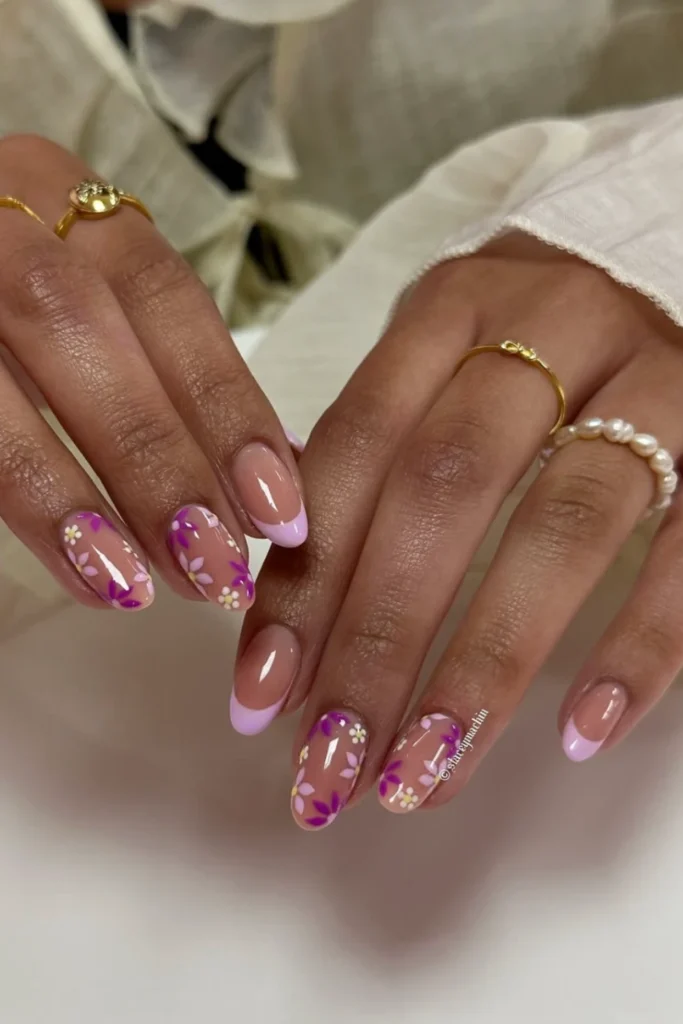 These 30 Flower Nails Are So Cute, You’ll Keep Looking at Your Hands 17 Flower Nails