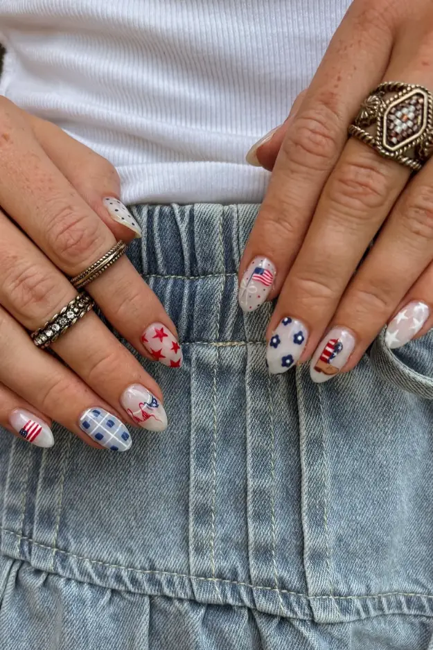 27 Cute 4th of July Nail ideas That Were Basically Made for Fireworks Photos 20 4th of July Nail Ideas