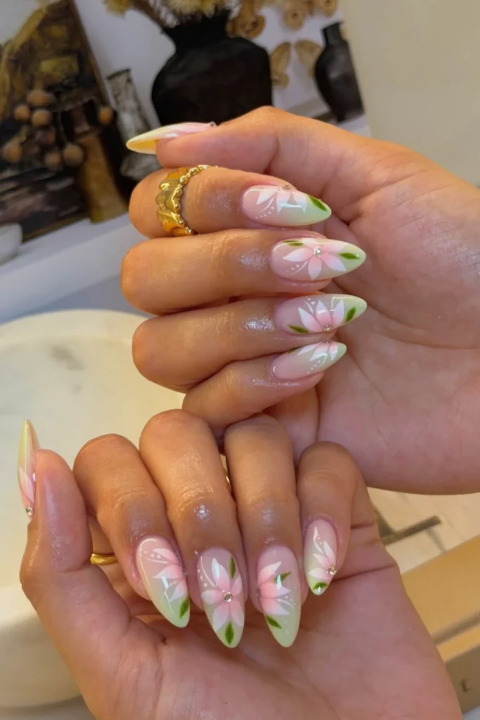 These 30 Flower Nails Are So Cute, You’ll Keep Looking at Your Hands 22 Flower Nails
