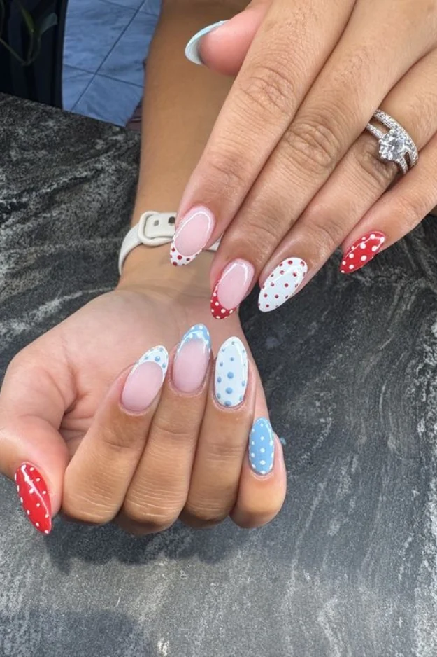 27 Cute 4th of July Nail ideas That Were Basically Made for Fireworks Photos 26 4th of July Nail Ideas