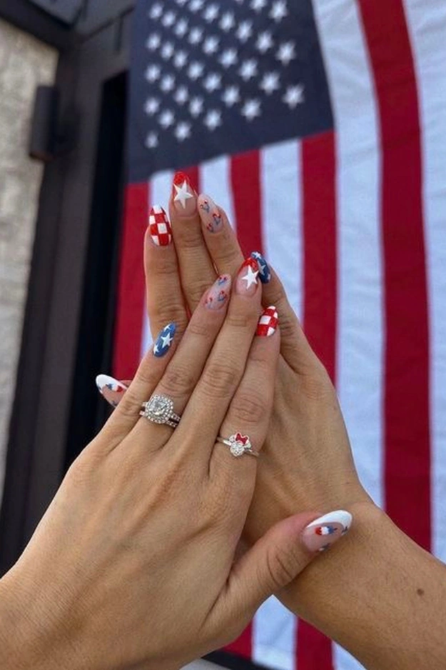 27 Cute 4th of July Nail ideas That Were Basically Made for Fireworks Photos 3 4th of July Nail Ideas