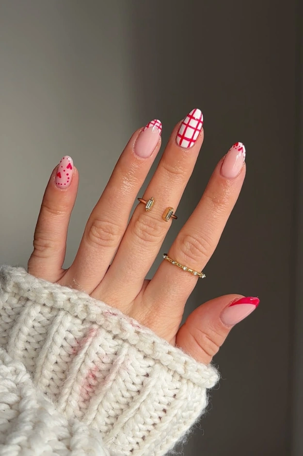 12 Pink Plaid Nails So Pretty, They Belong on a Pinterest Mood Board 4 Pink Plaid Nails