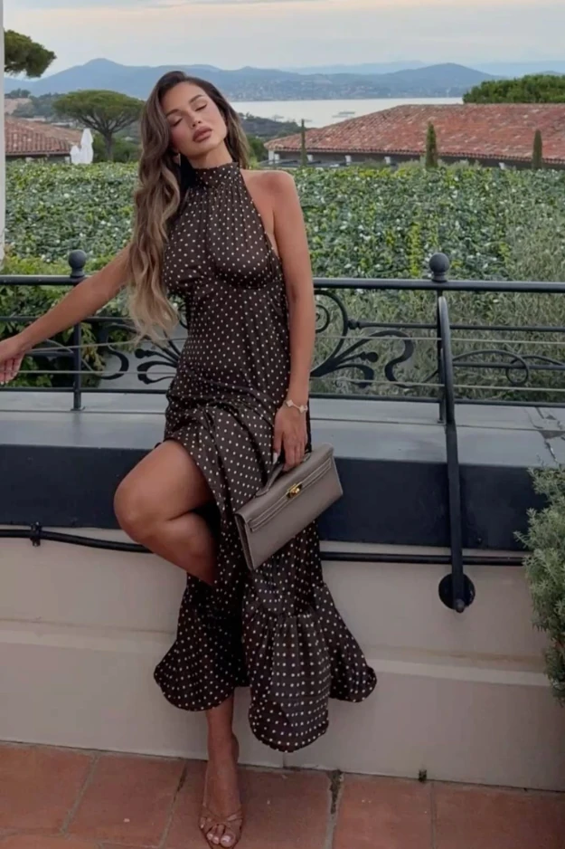 How to dress when you have no waist