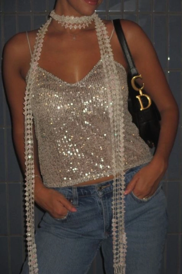 16 Cool-Girl Y2K Outfits That Look Straight Out of an Early 2000s Movie 6 y2k Outfits