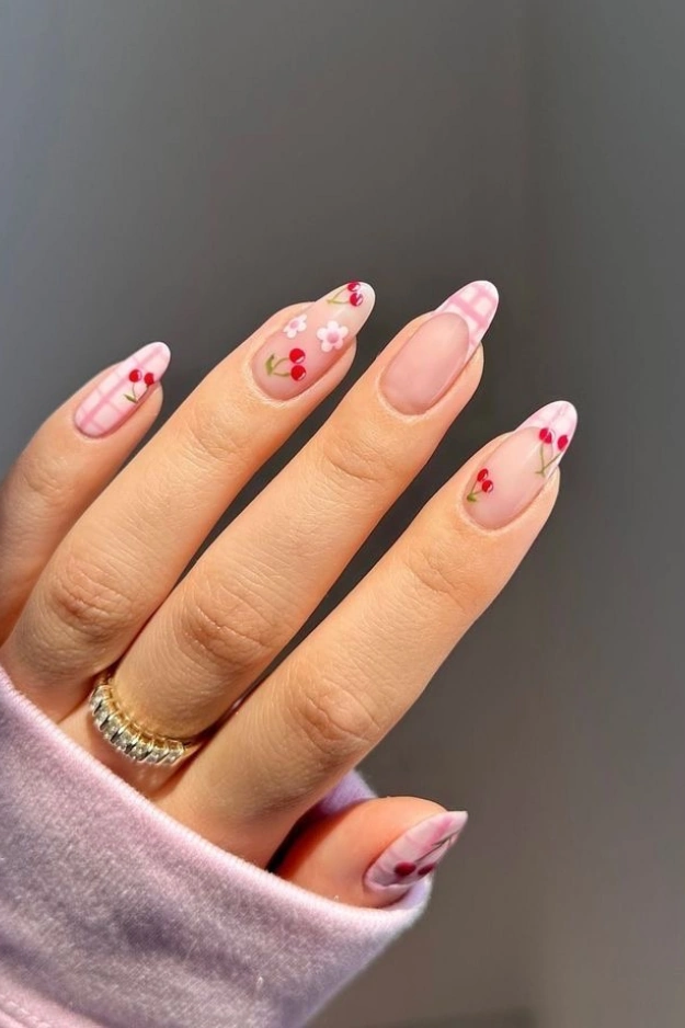 12 Pink Plaid Nails So Pretty, They Belong on a Pinterest Mood Board 7 Pink Plaid Nails