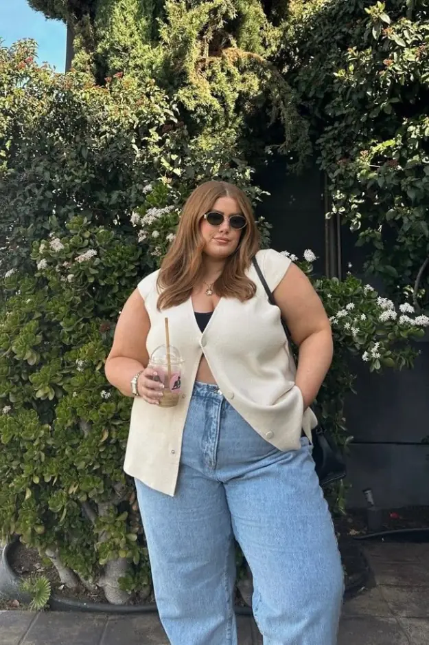 How to dress short chubby woman