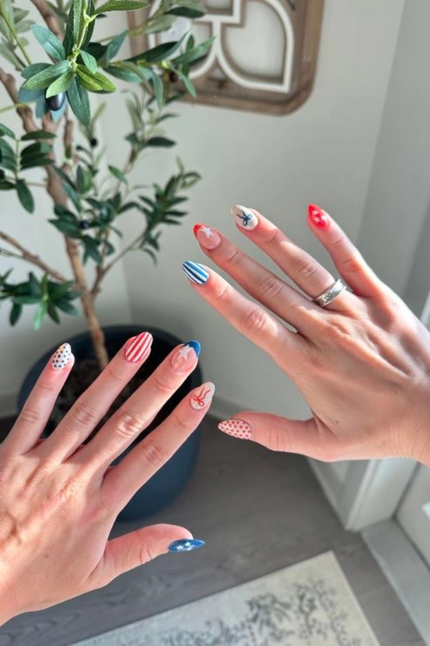 27 Cute 4th of July Nail ideas That Were Basically Made for Fireworks Photos 8 4th of July Nail Ideas