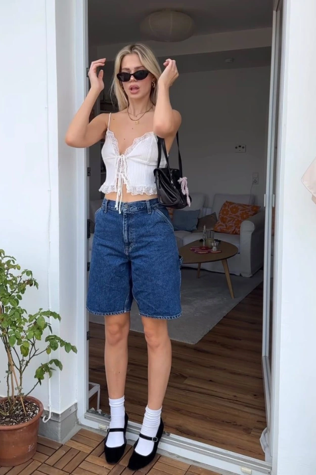 26 Jorts Outfits That Feel Effortless, Casual, and Just the Right Amount of Cool 12 Jorts Outfits