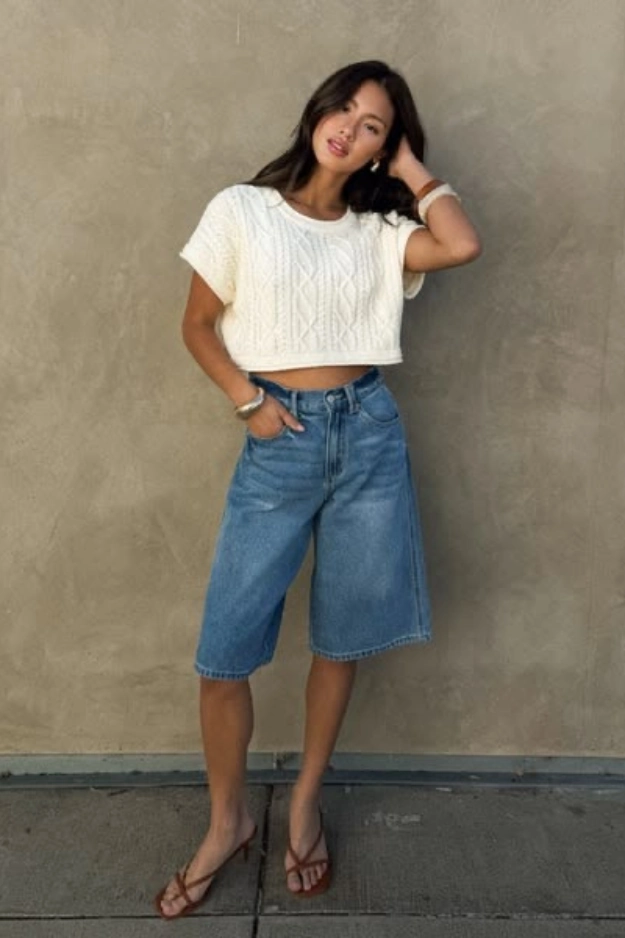 26 Jorts Outfits That Feel Effortless, Casual, and Just the Right Amount of Cool 19 Jorts Outfits