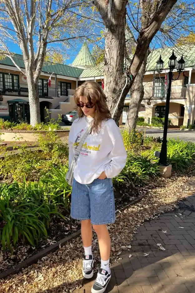 26 Jorts Outfits That Feel Effortless, Casual, and Just the Right Amount of Cool 22 Jorts Outfits