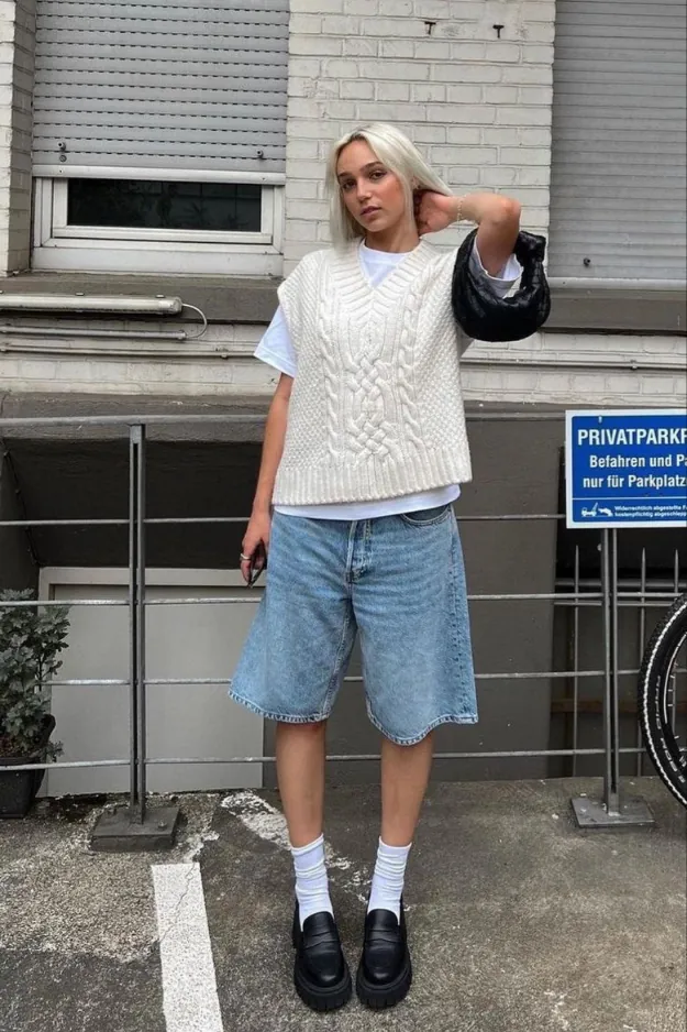 26 Jorts Outfits That Feel Effortless, Casual, and Just the Right Amount of Cool 6 Jorts Outfits
