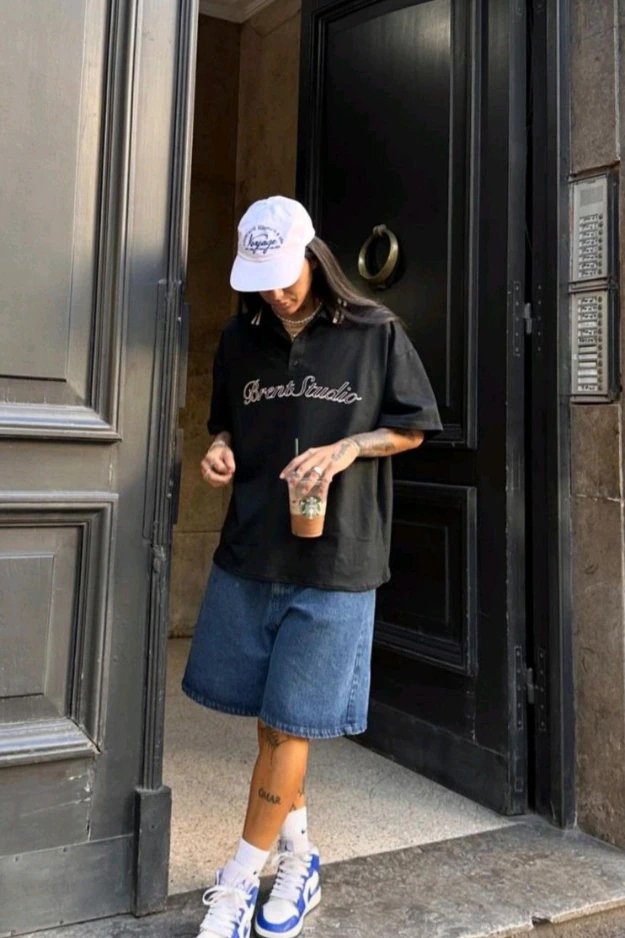 26 Jorts Outfits That Feel Effortless, Casual, and Just the Right Amount of Cool 9 Jorts Outfits
